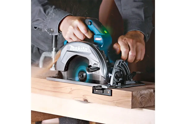 Máy cưa đĩa dùng pin 40V max Makita HS003GM201