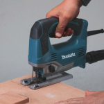 Máy cưa lọng Makita JV0600K 650W