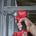 Máy vặn vít Milwaukee M12 FID2