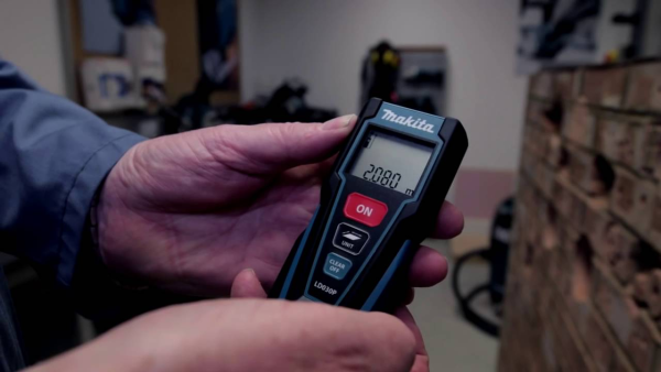 Máy đo khoảng cách laser 30m Makita LD030P